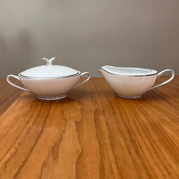 Noritake Cream Sugar Bowl With Lid White Silver China Serving - Picture 1 of 10